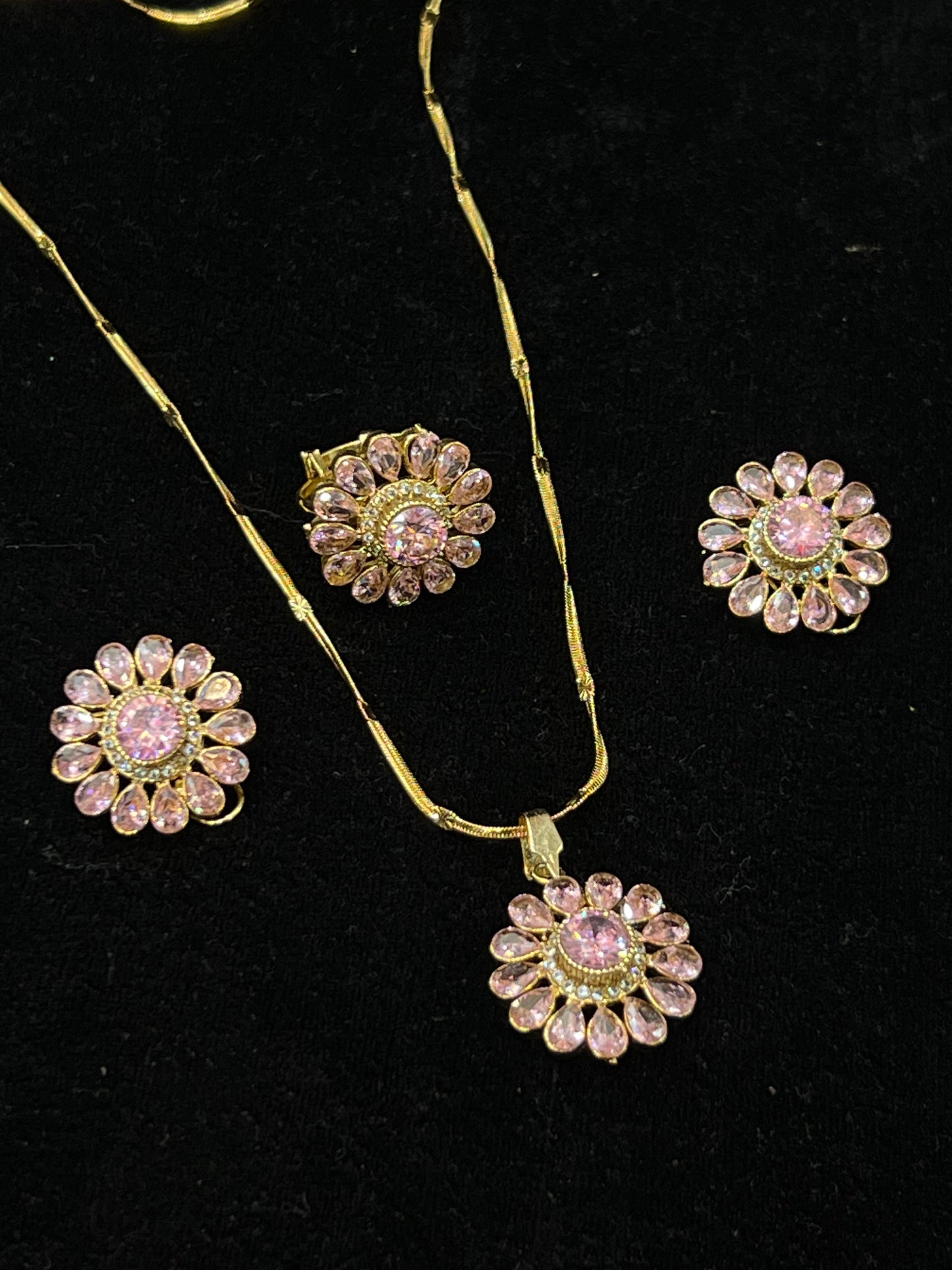 Elegant Unique Design Gold Plated Pearl Necklace for Girls/Women