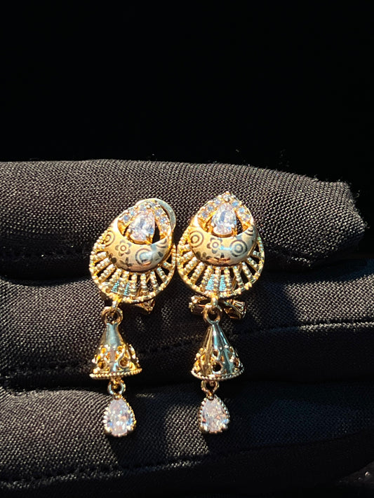Elegant Gold-Plated Teardrop Earrings with Sparkling Crystals