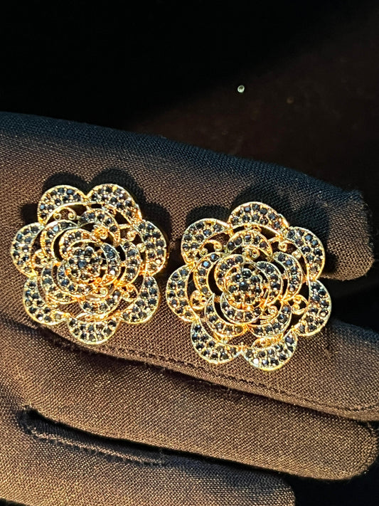 Elegant Unique Design Gold Plated Pearl Earrings for Girls/Women