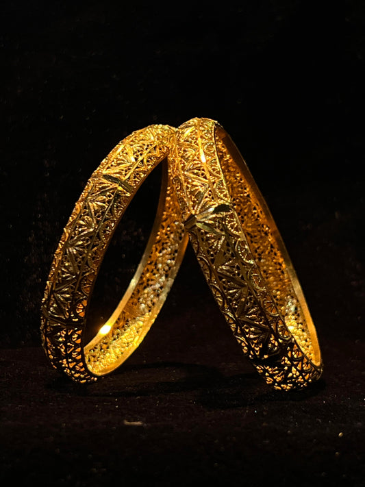 Beautiful Unique Design Gold Plated Colored Stones Bangle for Girls/Women