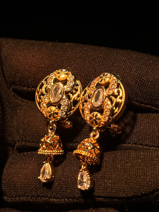 Golden Vintage Drop Earrings with Crystal Accents – Traditional Jewelry