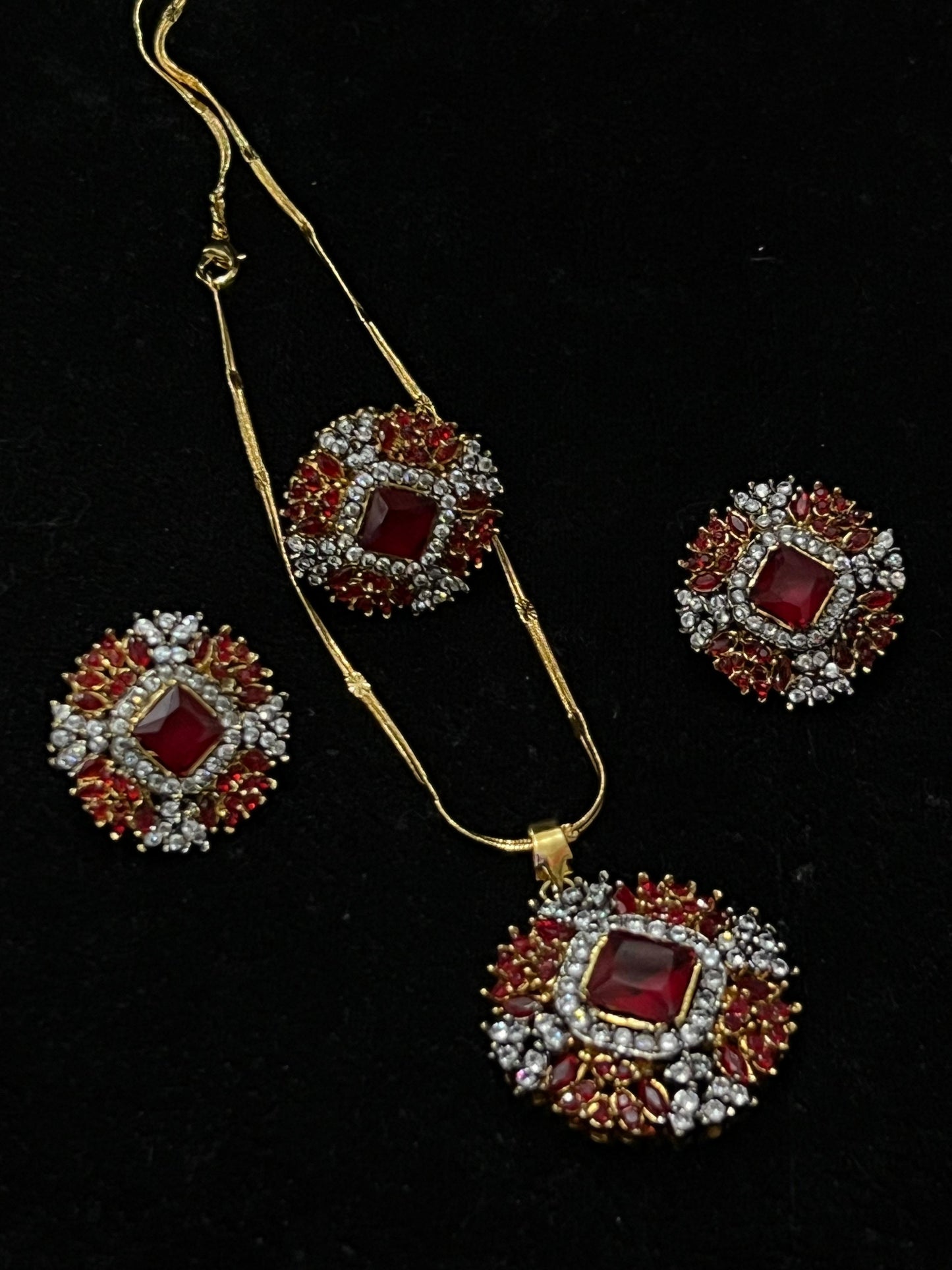 Elegant Colorful Crystal Necklace and Earring Set - Vibrant Antique Style Jewelry for Women