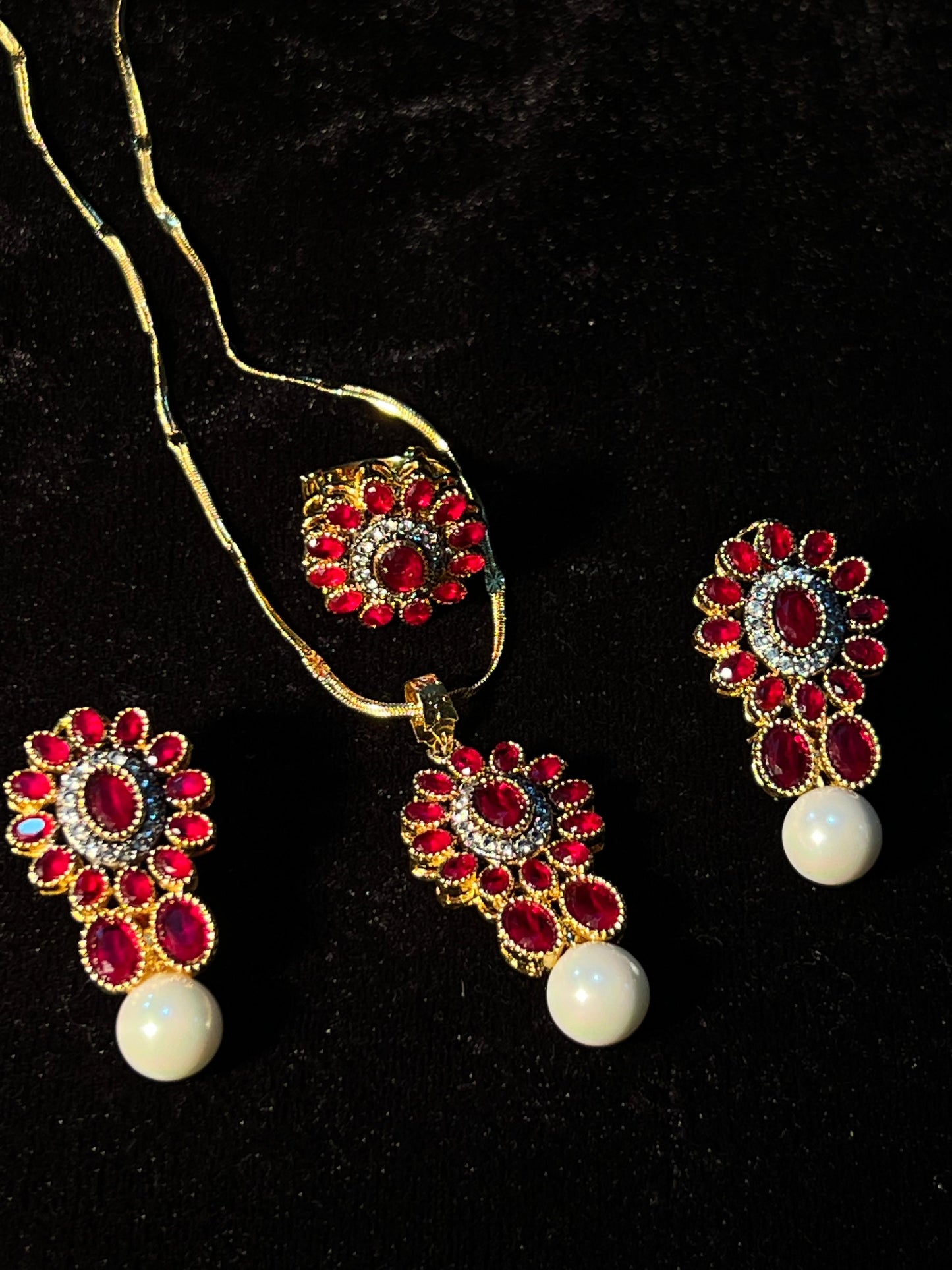 Luxury Unique Design Gold Plated Gemstone Necklace for Girls/Women